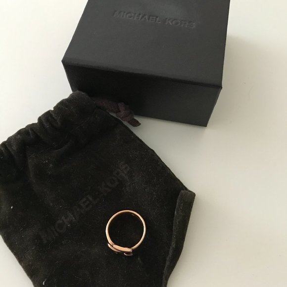 Loved, Good Condition Authentic Michael Kors MK Rosegold Belt Ring SIze 6 - Picture 1 of 5